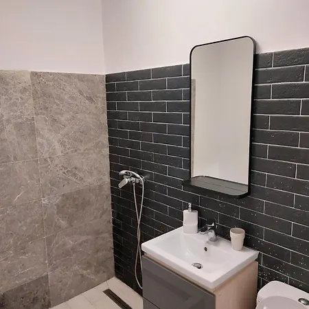 Apartamento Garsoniera Pat Dublu Canapea Extensibila Bucarest